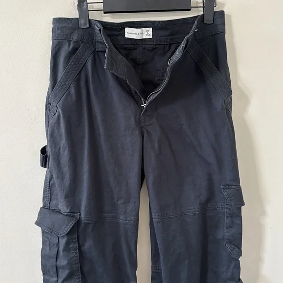 Abercrombie & Fitch Relaxed Cargo Pants Black Size 28 (6 LONG) - Picture 7 of 13